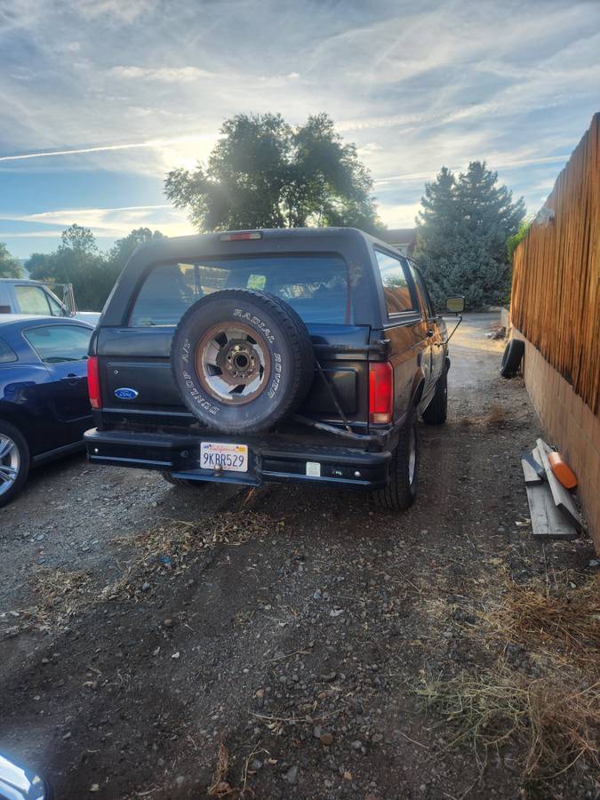 Ford-bronco-1992-black-2
