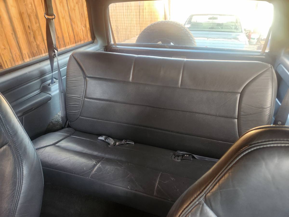 Ford-bronco-1992-black-3