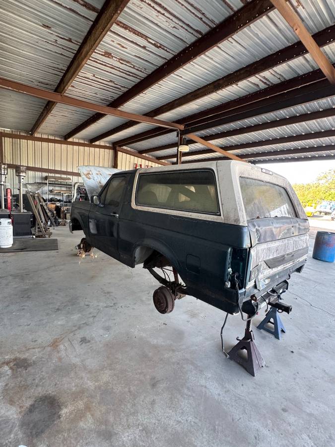 Ford-bronco-1993-green