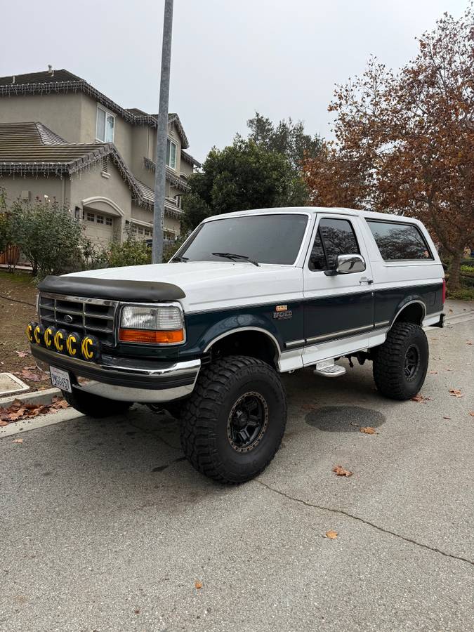 Ford-bronco-1993-white-5