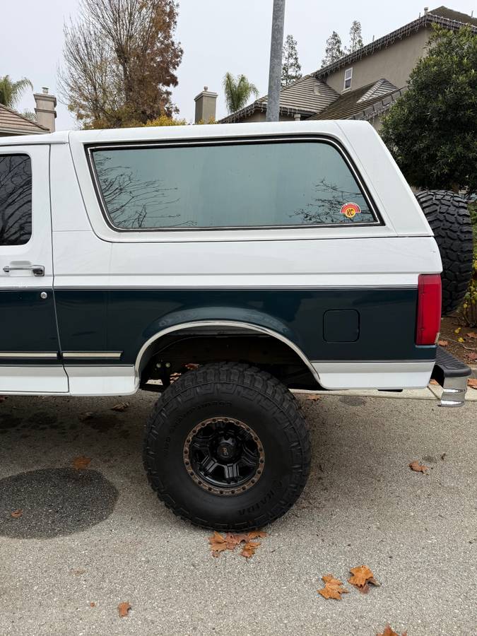 Ford-bronco-1993-white-7