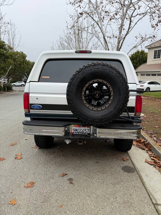Ford-bronco-1993-white-8