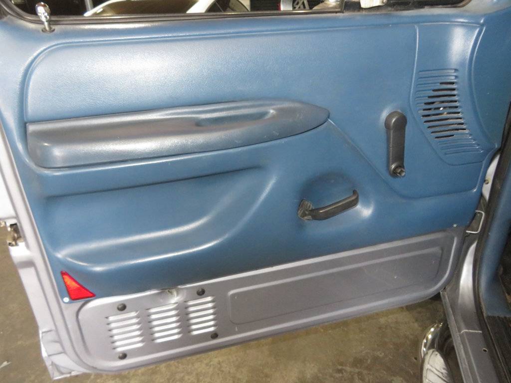 Ford-bronco-1994-grey-15