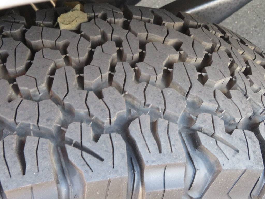 Ford-bronco-1994-grey-2