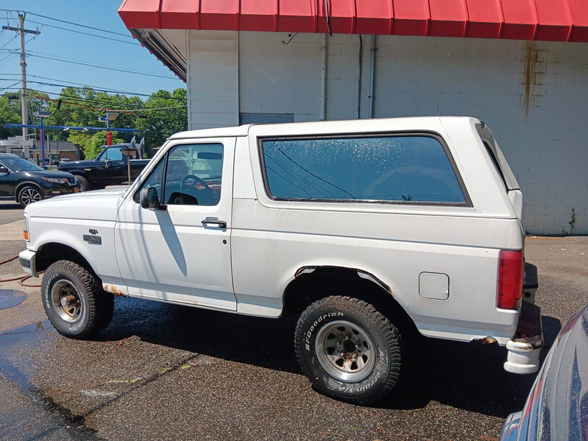 Ford-bronco-1995-white-5
