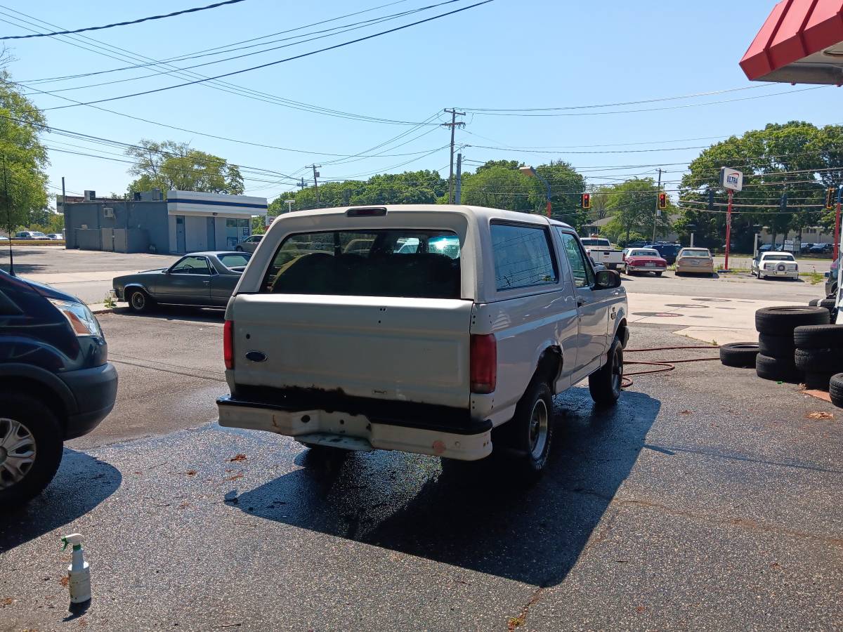 Ford-bronco-1995-white-6