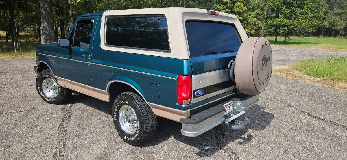 Ford-bronco-1996-green-11