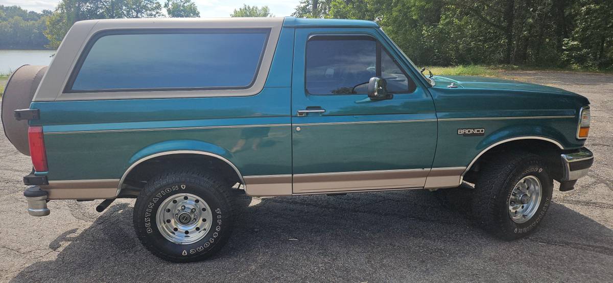 Ford-bronco-1996-green-14