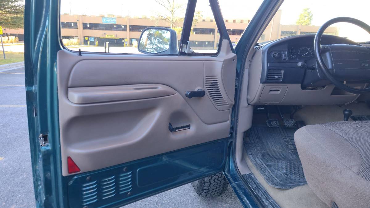 Ford-bronco-1996-green-15