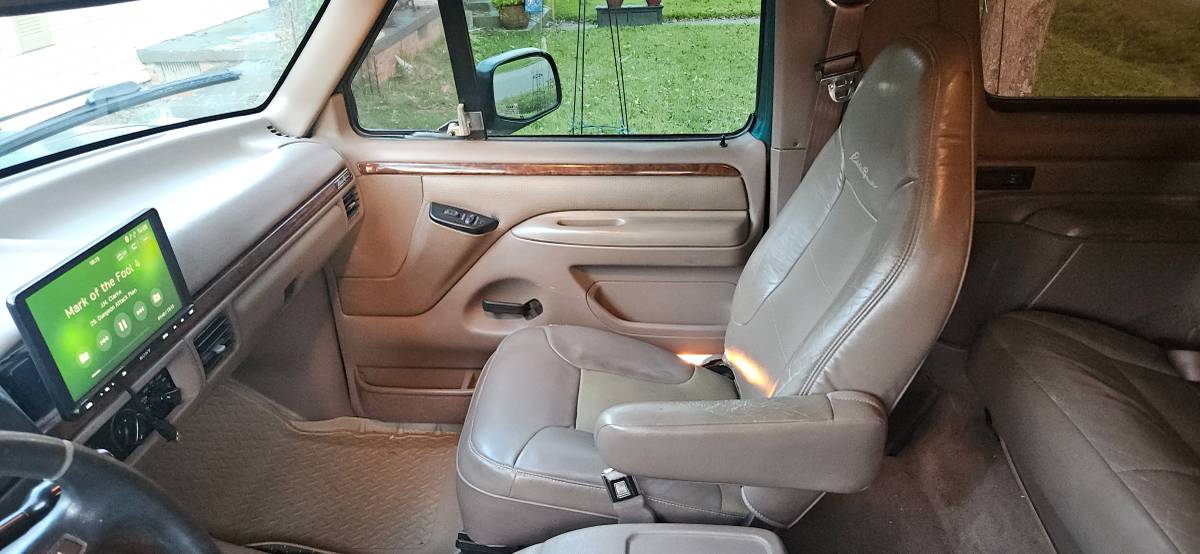 Ford-bronco-1996-green-8