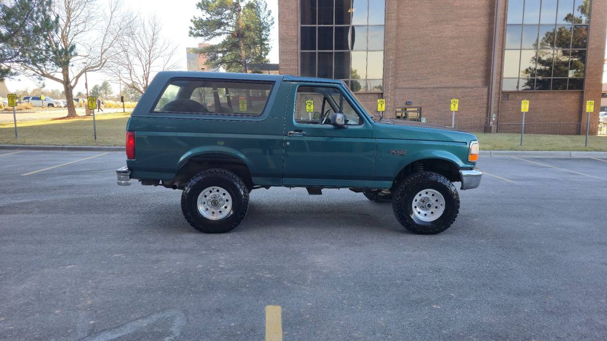Ford-bronco-1996-green-8