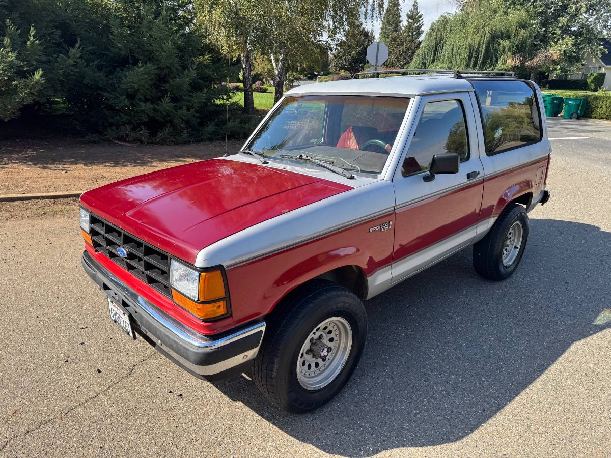 Ford-bronco-2-1989-red-4