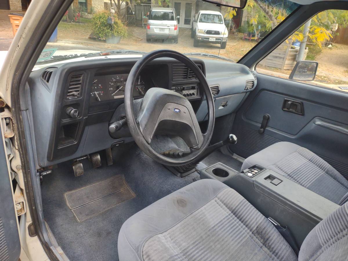 Ford-bronco-2-1989-white-4