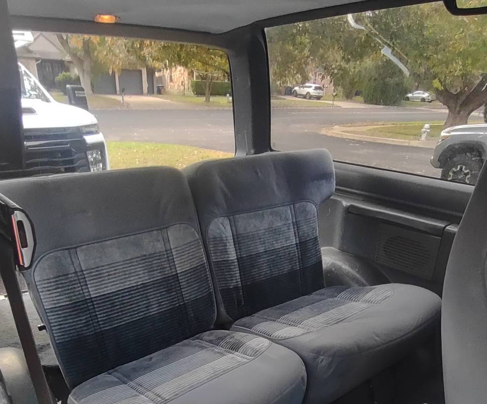 Ford-bronco-2-1989-white-5