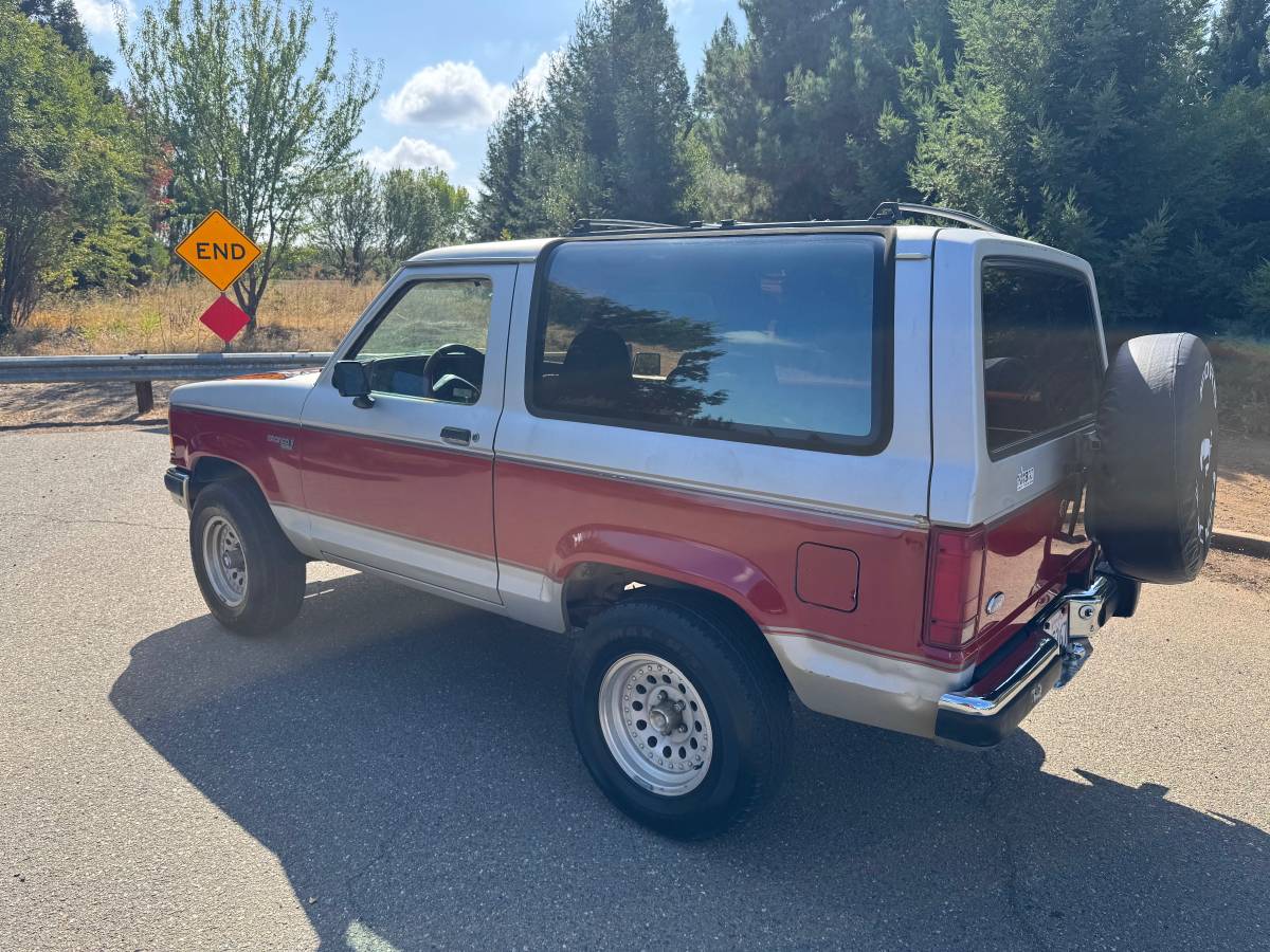 Ford-bronco-2-4x4-1989-red-2