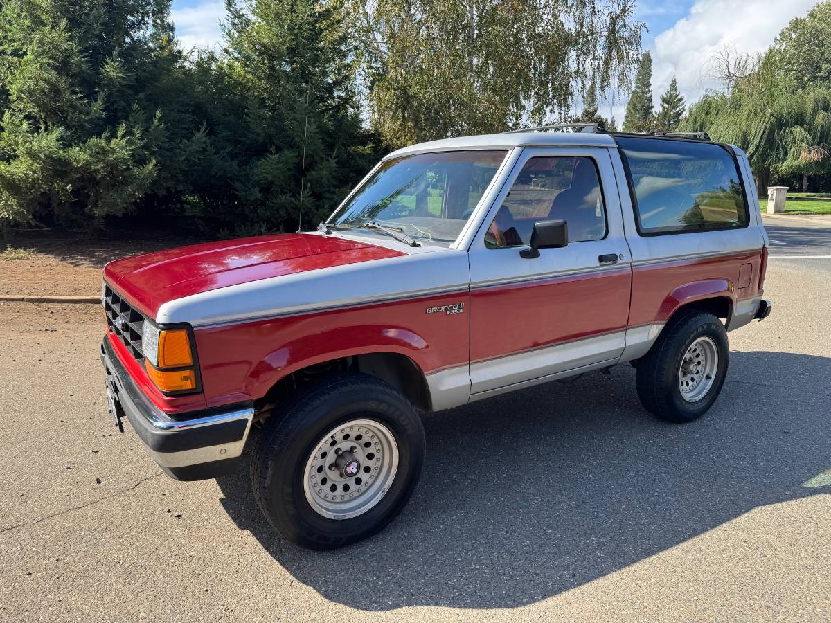 Ford-bronco-2-4x4-1989-red-4