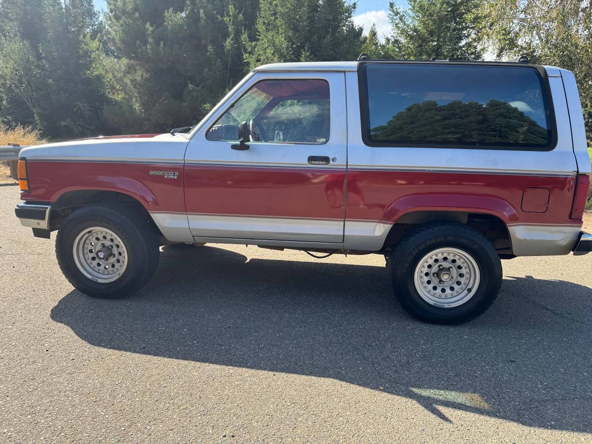 Ford-bronco-2-4x4-1989-red-6