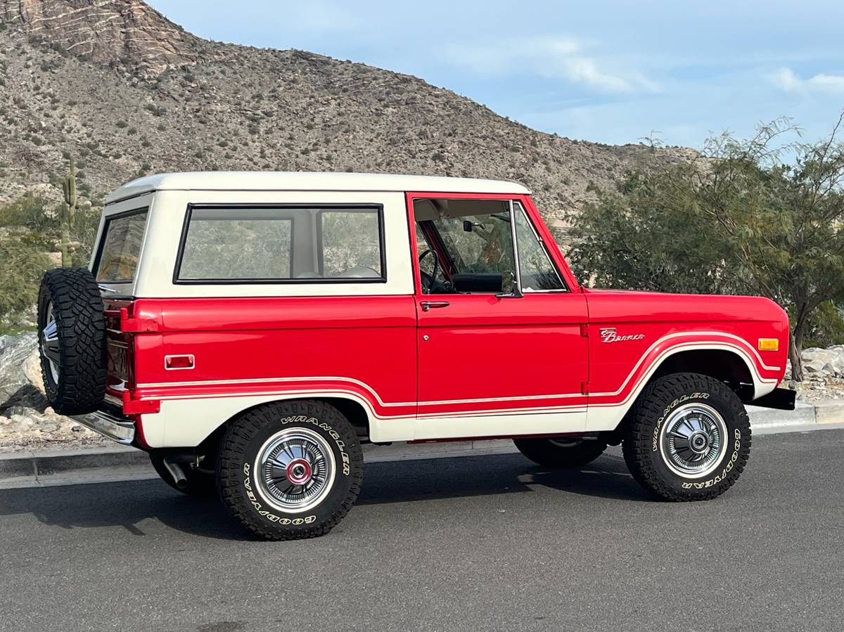 Ford-bronco-4x4-1976-red-11