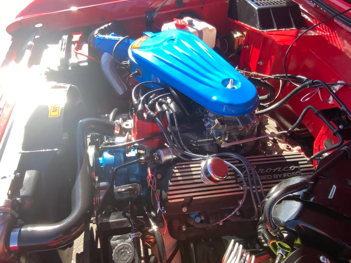 Ford-bronco-4x4-1976-red-5