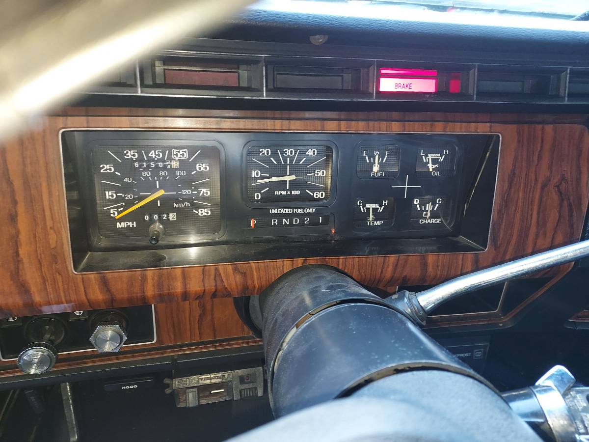 Ford-bronco-4x4-1983-black-2