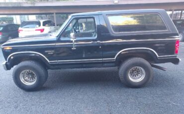 Ford-bronco-4x4-1983-black-3