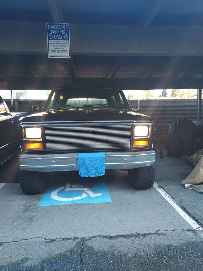 Ford-bronco-4x4-1983-black