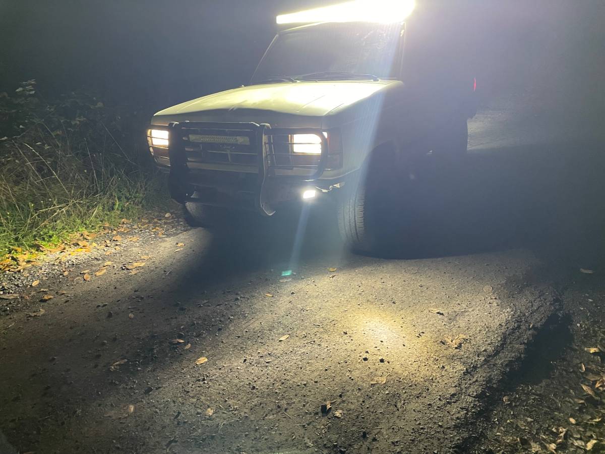 Ford-bronco-4x4-1989-white-5