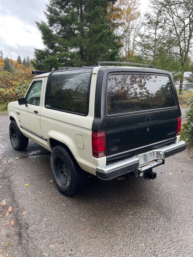 Ford-bronco-4x4-1989-white-7