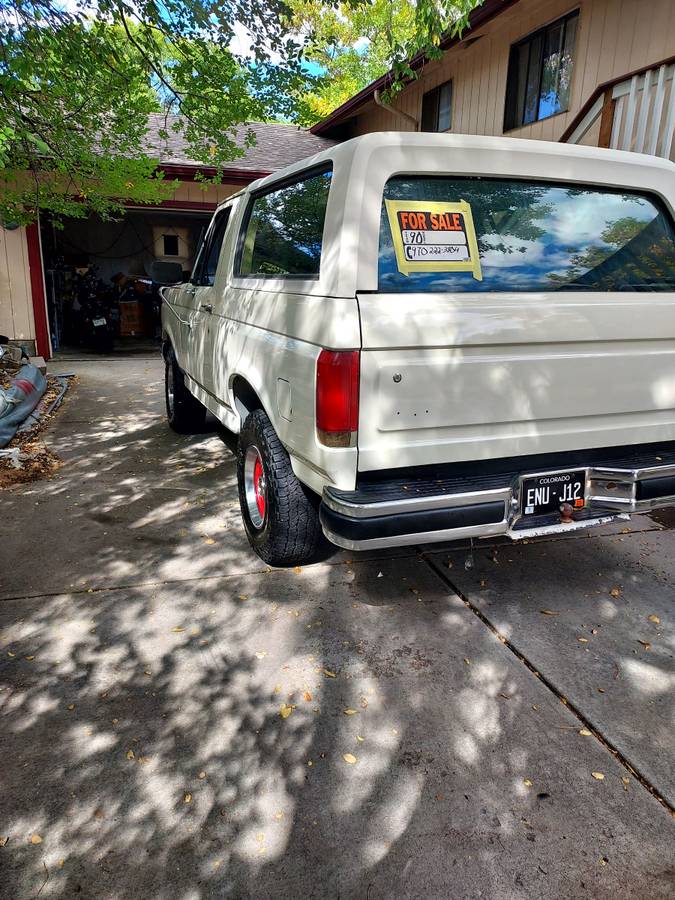 Ford-bronco-4x4-1990-white-2