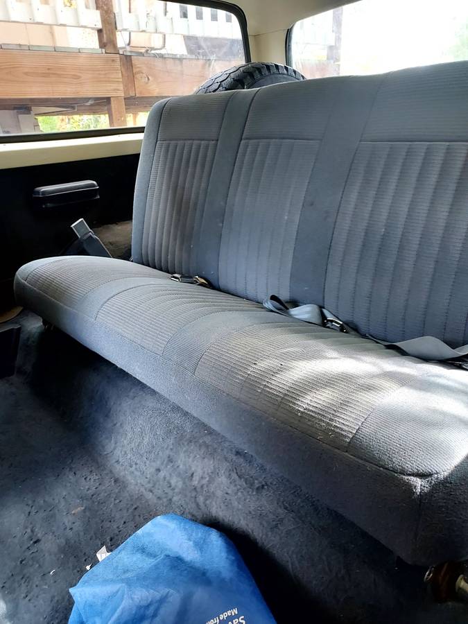 Ford-bronco-4x4-1990-white-5