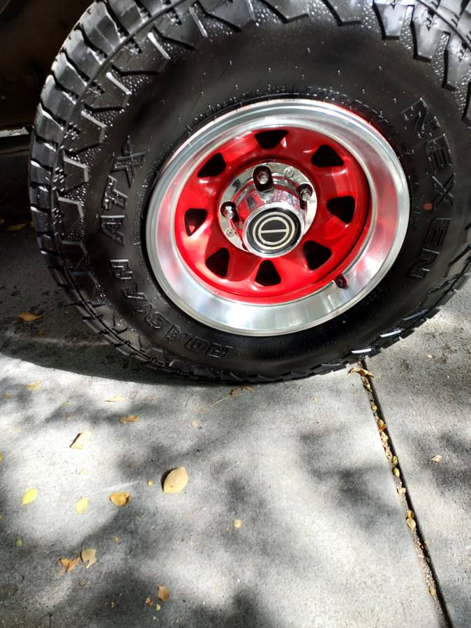 Ford-bronco-4x4-1990-white-7