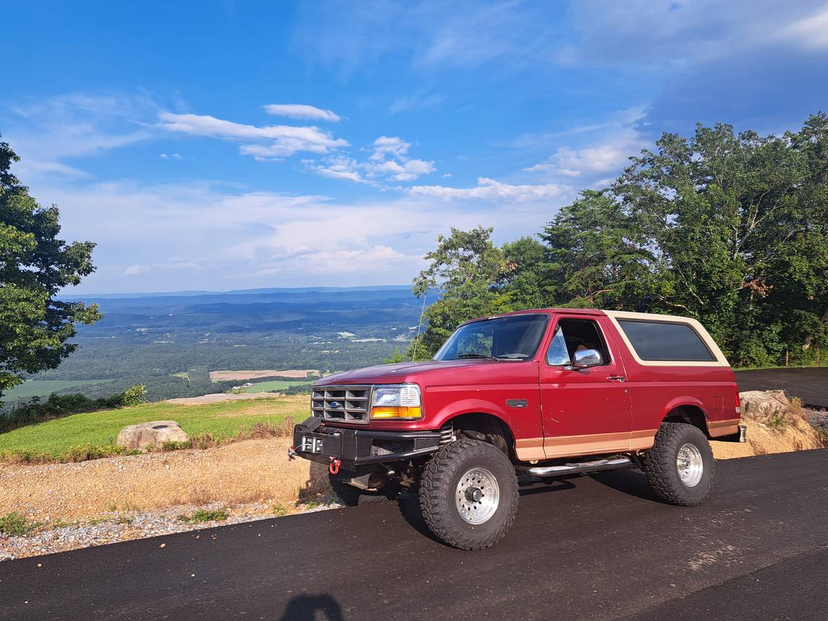 Ford-bronco-eddie-bauer-4x4-1995-red-1