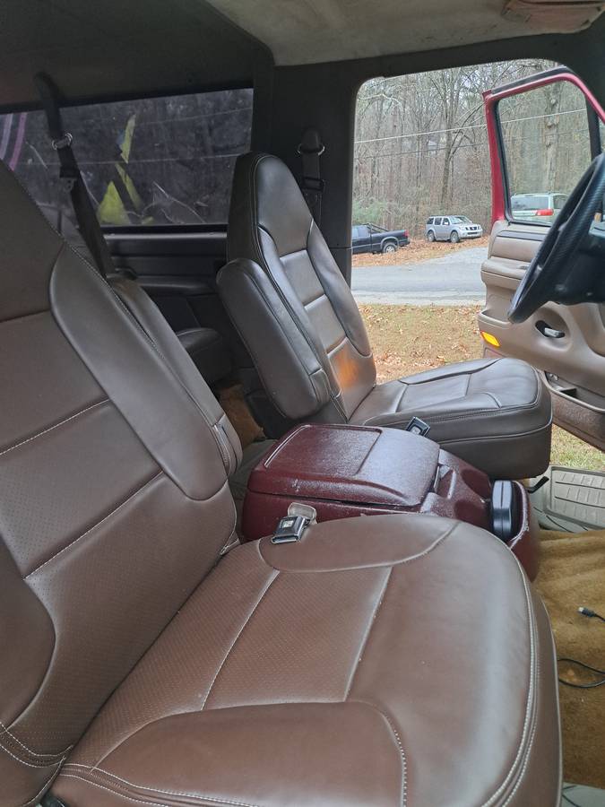 Ford-bronco-eddie-bauer-4x4-1995-red-4