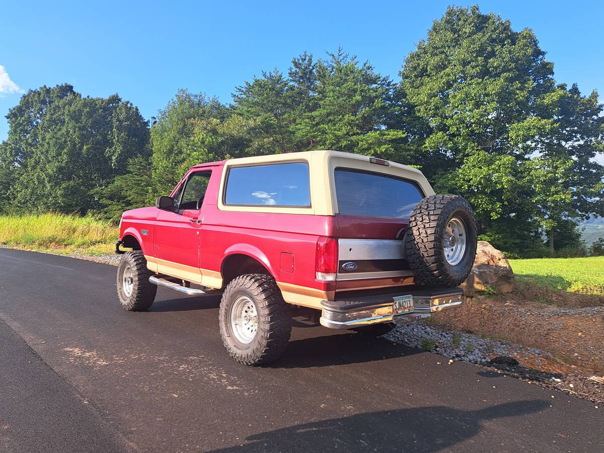 Ford-bronco-eddie-bauer-4x4-1995-red-8