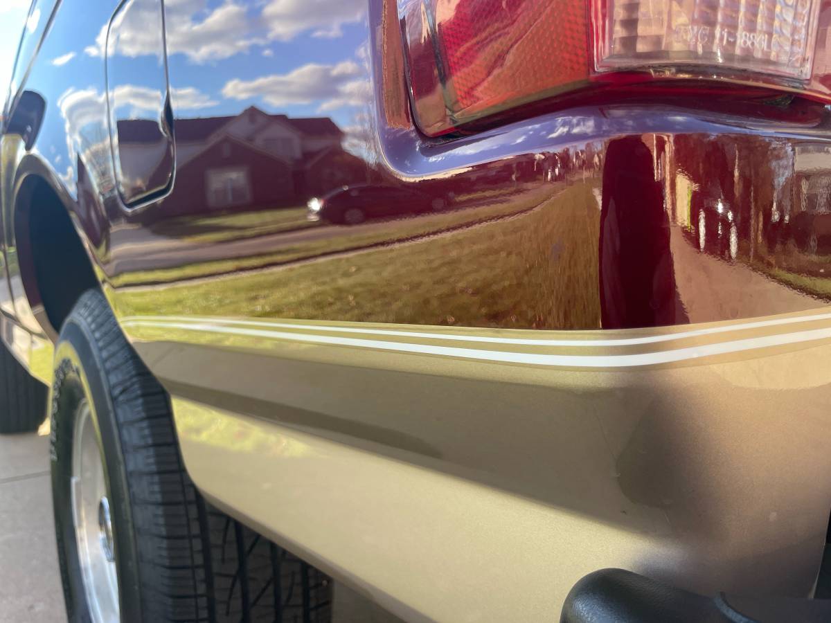 Ford-bronco-eddie-bauer-4x4-1996-red-10