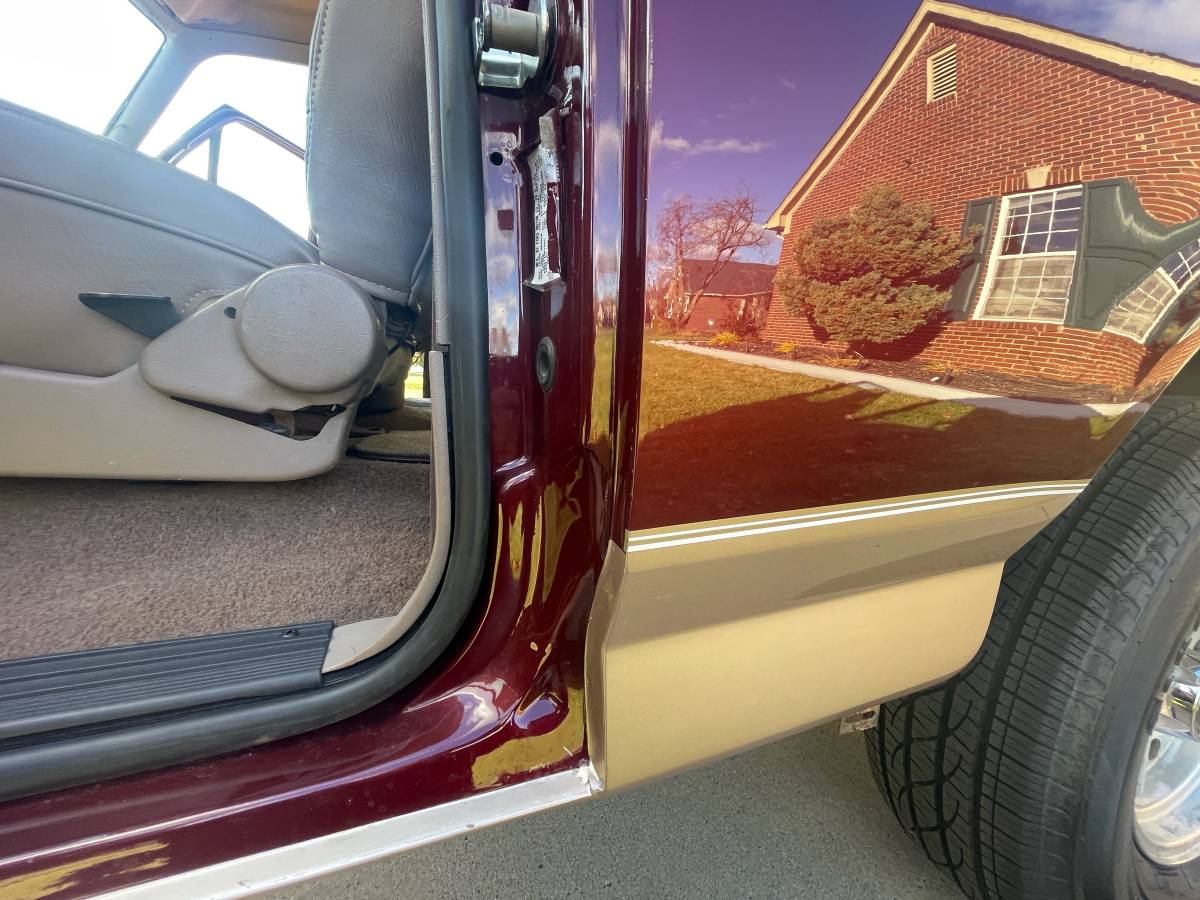 Ford-bronco-eddie-bauer-4x4-1996-red-13