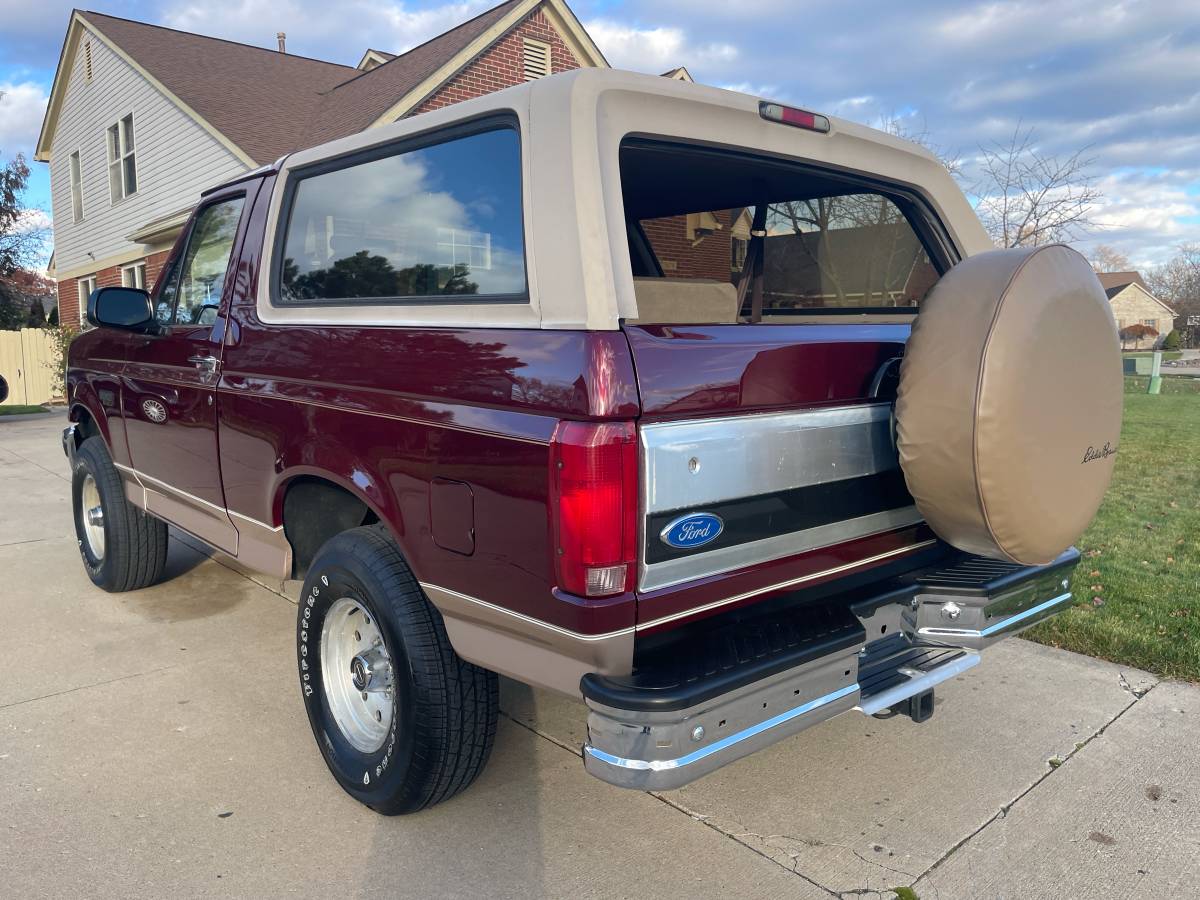 Ford-bronco-eddie-bauer-4x4-1996-red-16