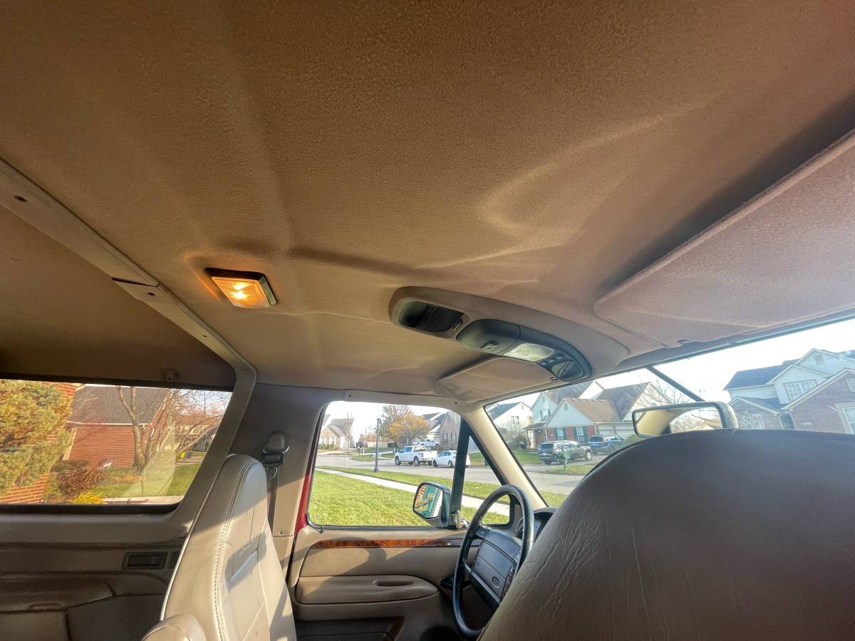 Ford-bronco-eddie-bauer-4x4-1996-red-17