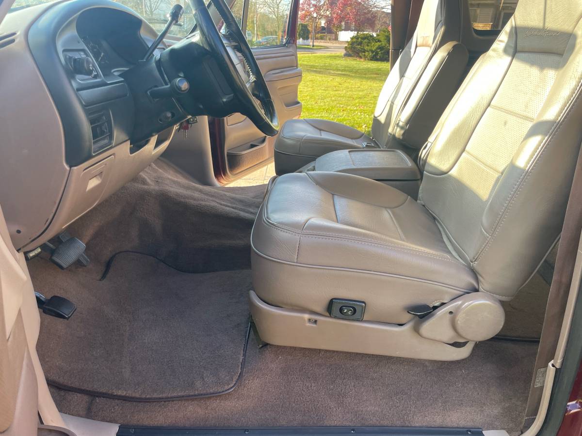 Ford-bronco-eddie-bauer-4x4-1996-red-2