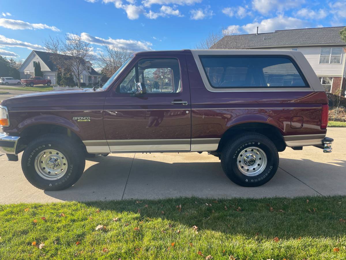 Ford-bronco-eddie-bauer-4x4-1996-red-7