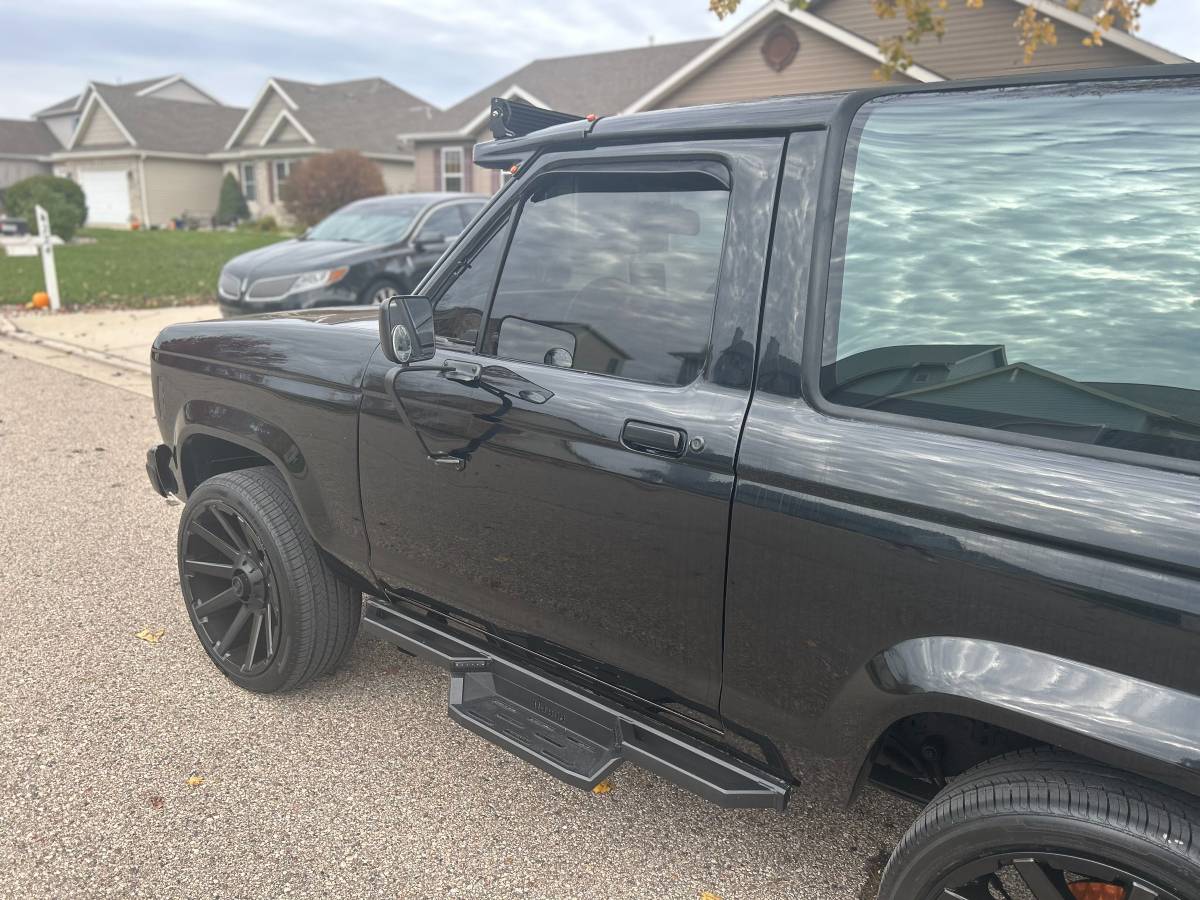 Ford-bronco-ii-1987-black-1