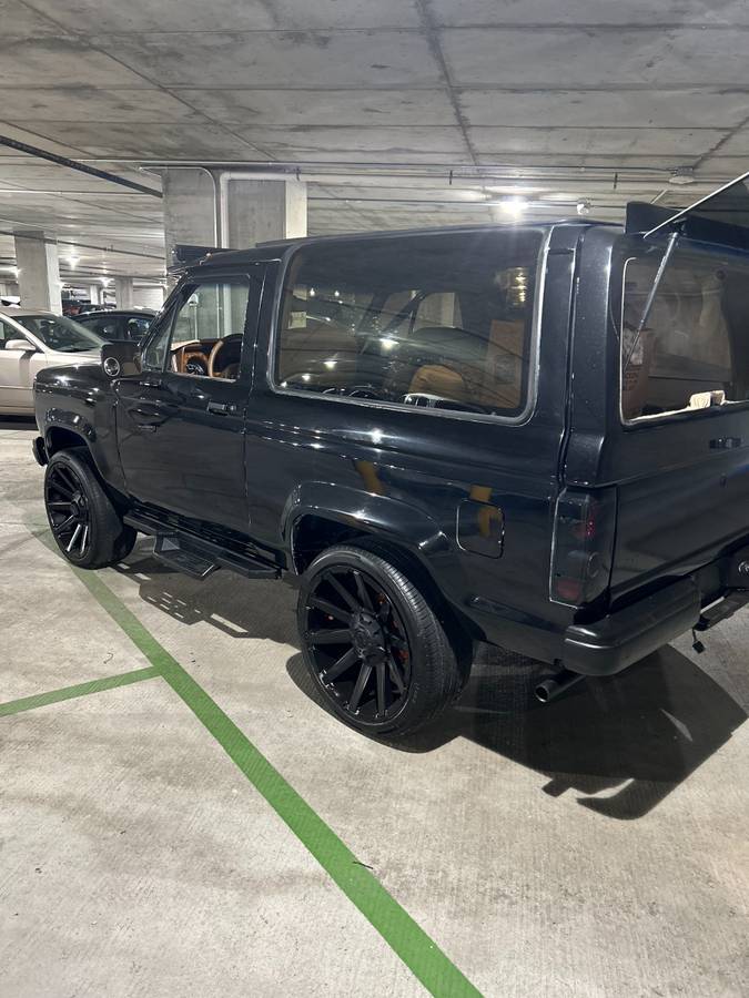 Ford-bronco-ii-1987-black-3