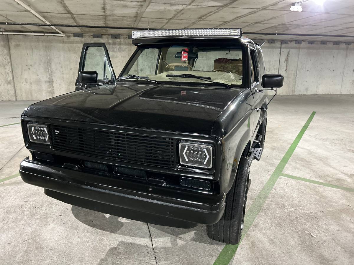 Ford-bronco-ii-1987-black-4