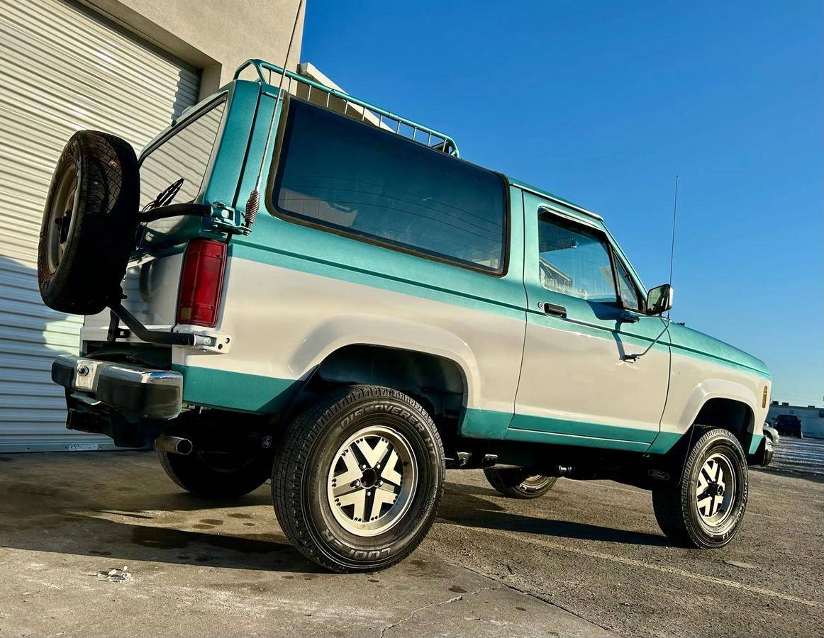 Ford-bronco-ii-1987-blue-1