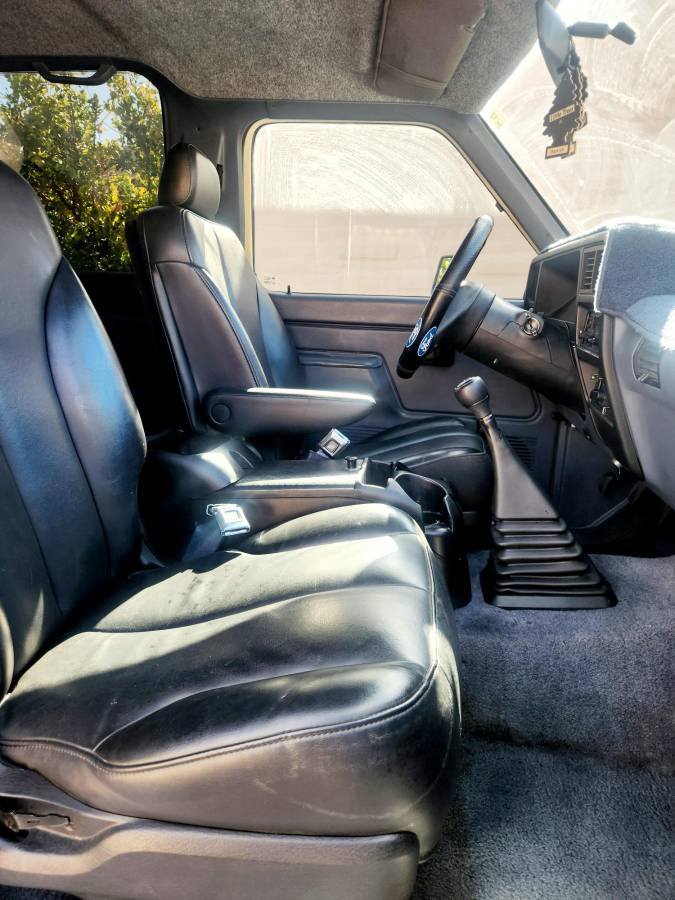 Ford-bronco-ii-1989-white-12