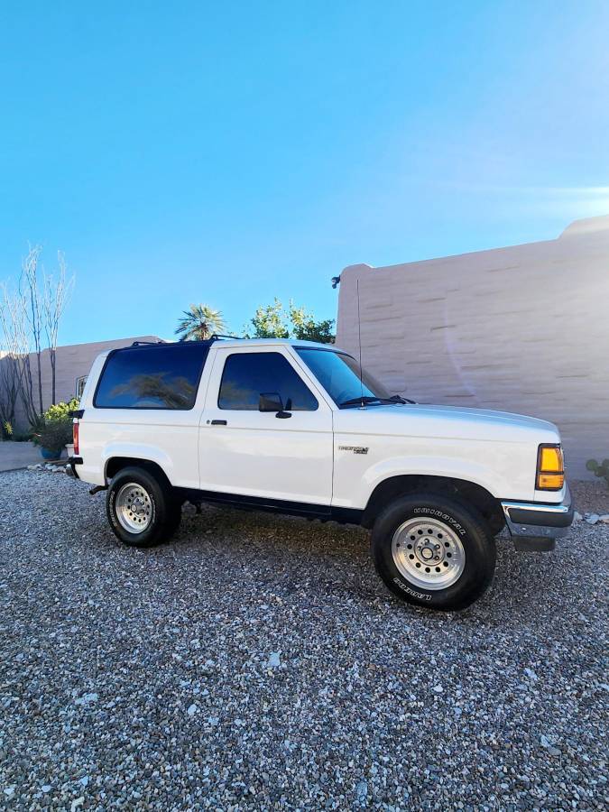 Ford-bronco-ii-1989-white-13