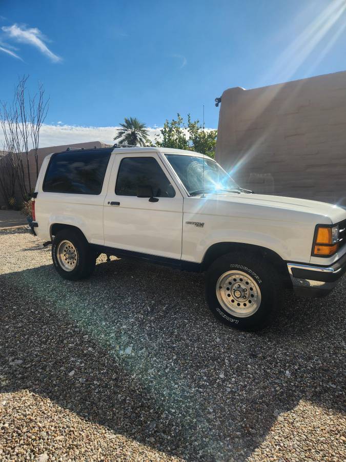 Ford-bronco-ii-1989-white-8