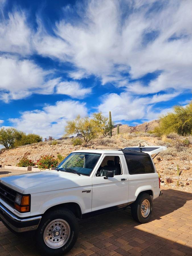 Ford-bronco-ii-1989-white