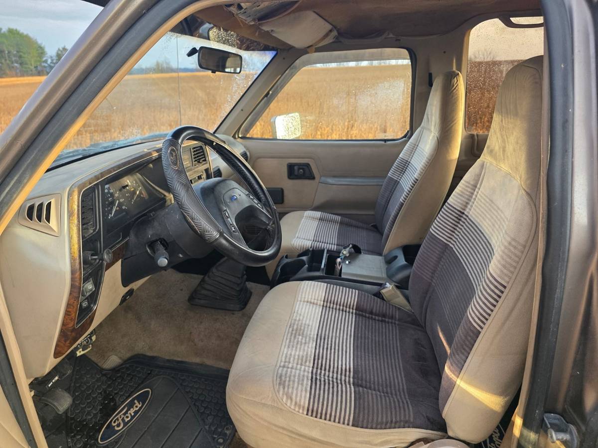 Ford-bronco-ii-xl-1989-brown-14