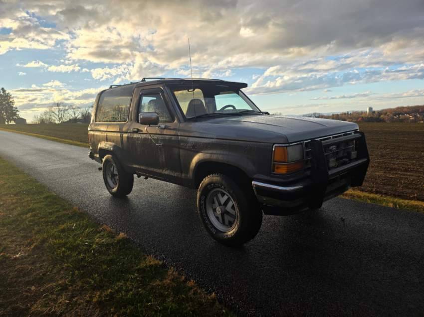 Ford-bronco-ii-xl-1989-brown-2